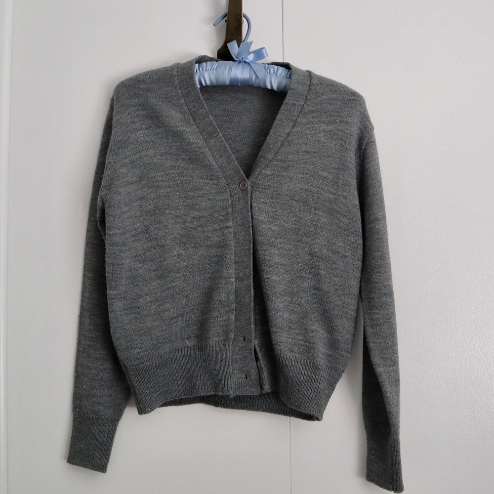 Gray v neck cardigan